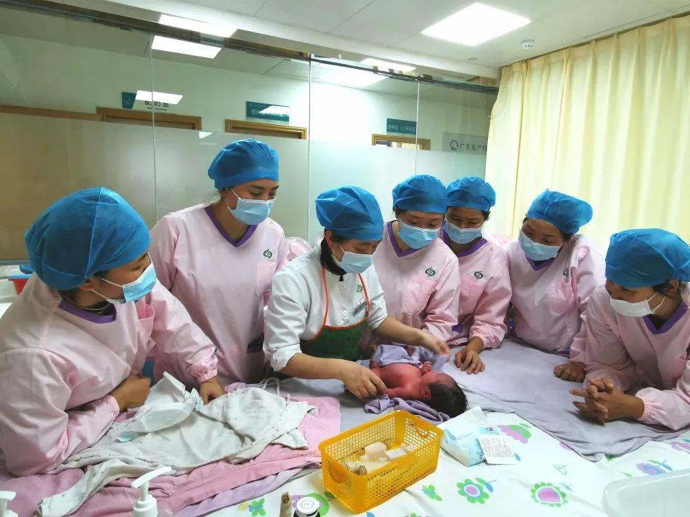洪江市妇婴监护型护送